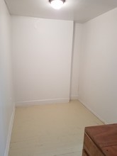 354 W 37th St in New York, NY - Building Photo - Building Photo