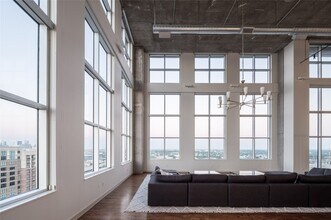 4899 Montrose Blvd in Houston, TX - Building Photo - Building Photo