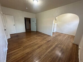 Walnut Manor in Kokomo, IN - Foto de edificio - Interior Photo