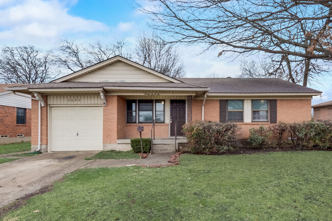 2605 W Walnut St in Garland, TX - Building Photo - Building Photo