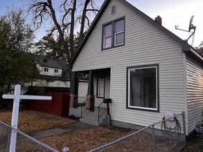 2209 N Washington St in Spokane, WA - Building Photo - Building Photo