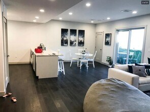 309 E St, Unit 24 in Boston, MA - Building Photo - Building Photo