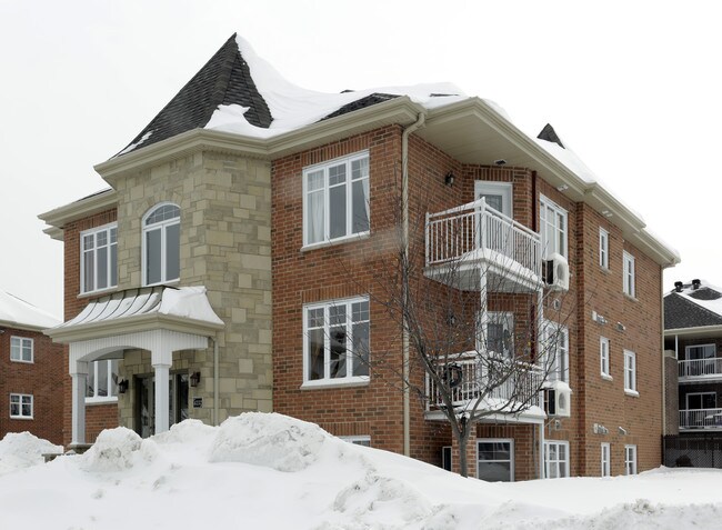 4224 Sylvestre in Laval, QC - Building Photo - Building Photo