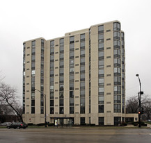 Peterson Plaza in Chicago, IL - Building Photo