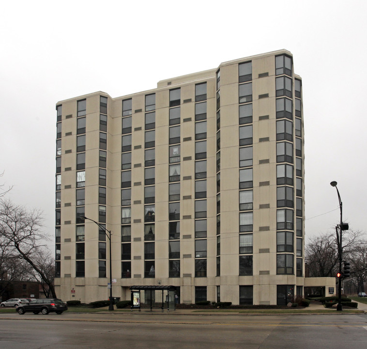 Peterson Plaza in Chicago, IL - Building Photo