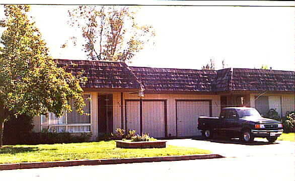 408 Pheasant Ln in Santa Rosa, CA - Building Photo - Building Photo