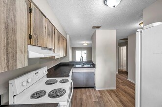 14724 Sunset St in Clearwater, FL - Building Photo - Building Photo