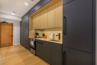 9 Burney St in Boston, MA - Foto de edificio - Building Photo