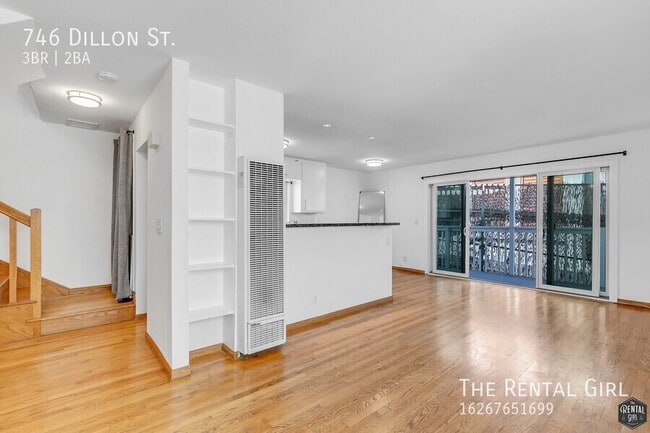 746 N Dillon St in Los Angeles, CA - Building Photo - Building Photo