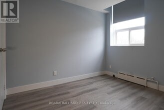 1 Hannaford St in Toronto, ON - Building Photo - Building Photo