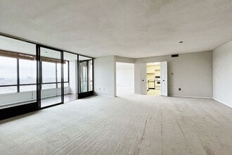 65 Skymark Dr in Toronto, ON - Building Photo - Building Photo