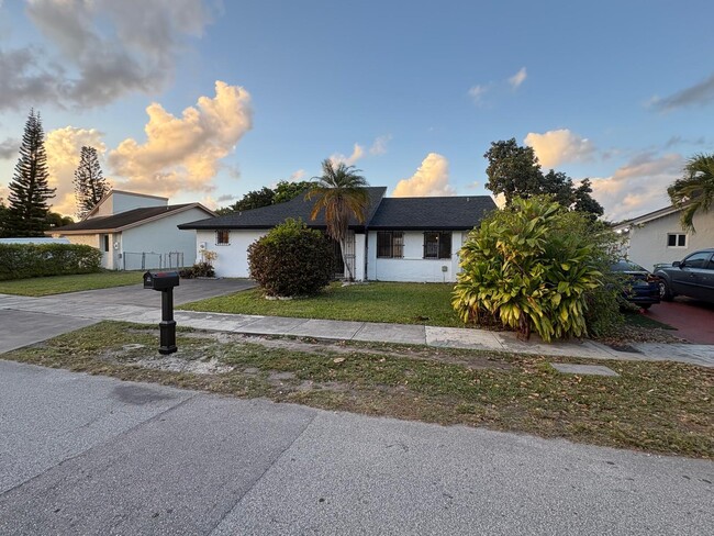 12231 SW 210th St in Miami, FL - Building Photo - Building Photo