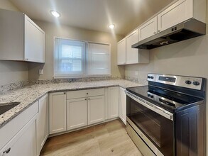 4308 NE 38th St in Kansas City, MO - Building Photo - Building Photo