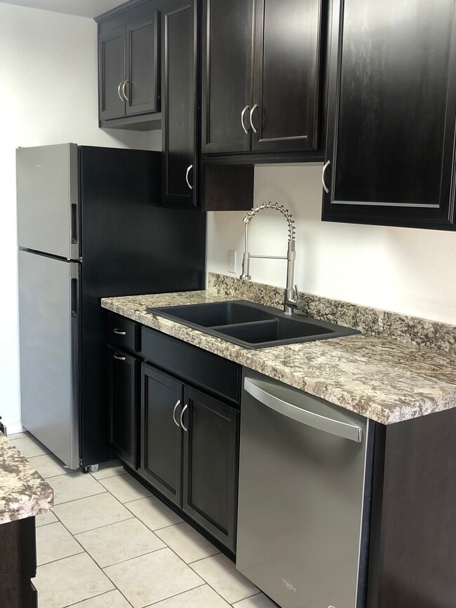1033 Pearl St, Unit B in Santa Monica, CA - Building Photo - Building Photo