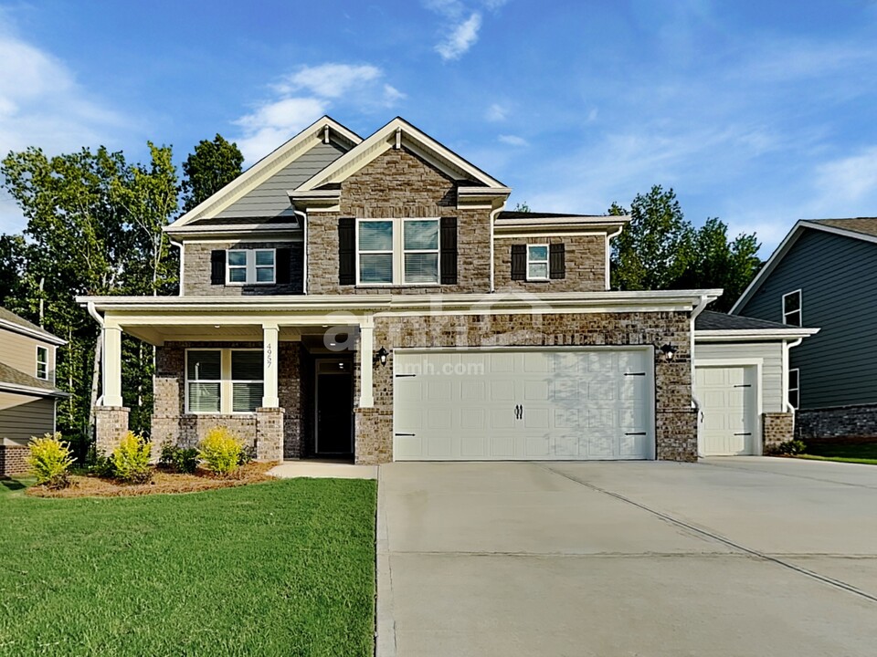 4957 Pebble Bridge Wy in Auburn, GA - Foto de edificio