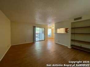 11311 Sir Winston St in San Antonio, TX - Foto de edificio - Building Photo