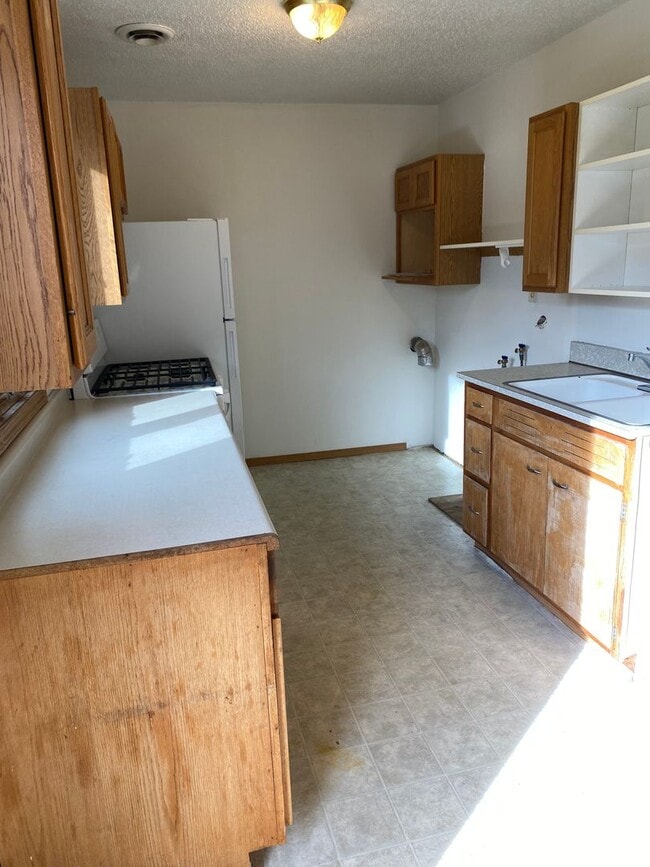 310 5th Ave SW in Watertown, SD - Building Photo - Building Photo