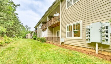 65 Foxden Dr in Fletcher, NC - Foto de edificio - Building Photo