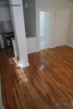 2065 W Lawrence Ave in Chicago, IL - Foto de edificio - Building Photo