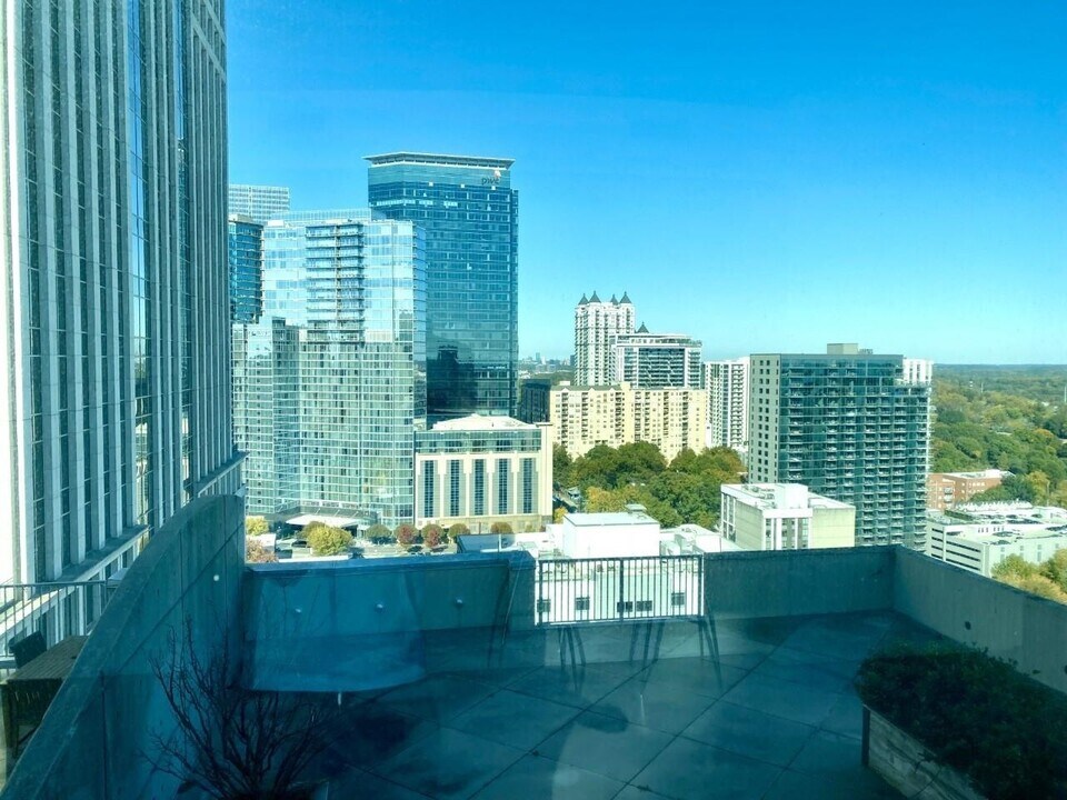 943 Peachtree St NE-Unit -1815 in Atlanta, GA - Building Photo