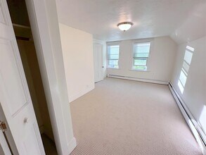 92 Pleasant St, Unit 3 in Cambridge, MA - Building Photo - Building Photo