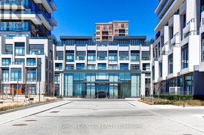 30 Inn On The Pk Dr in Toronto, ON - Building Photo - Building Photo