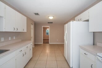 4652 Ardale St in Sarasota, FL - Building Photo - Building Photo