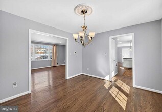 9125 Donna Dean Dr in Springfield, VA - Building Photo - Building Photo