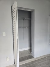 2620 NW 35th St in Miami, FL - Building Photo - Building Photo