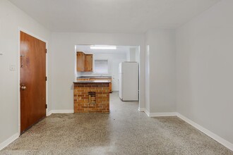 124 Lake Ave in Metairie, LA - Building Photo - Building Photo