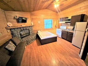 40393 Big Bear Blvd in Big Bear Lake, CA - Building Photo - Building Photo