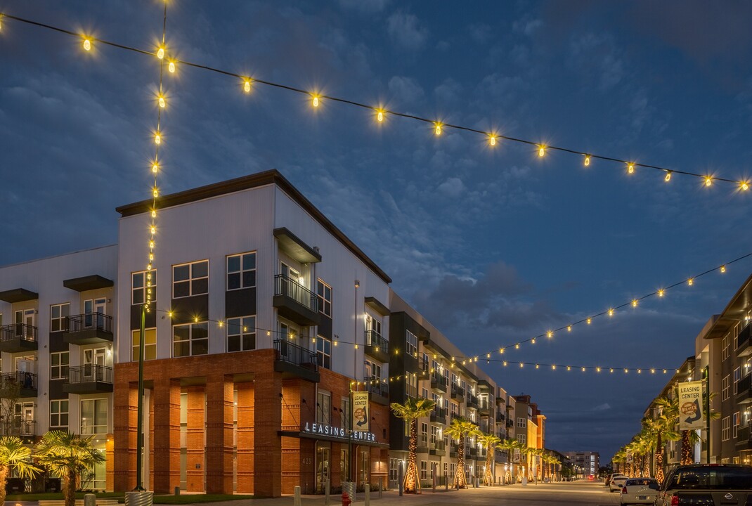 The Flats at Big Tex in San Antonio, TX - Building Photo