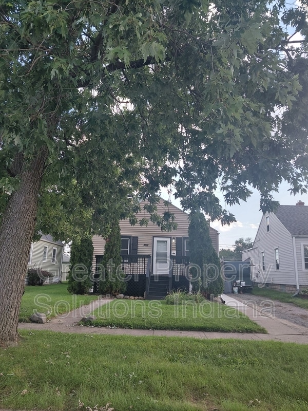 property at 3112 Kenwood St