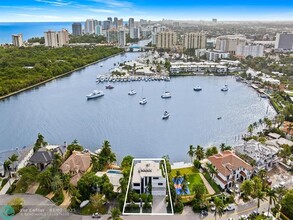 1304 Seminole Dr in Fort Lauderdale, FL - Foto de edificio - Building Photo