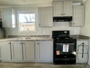 1405 Elm Hills Blvd in Sedalia, MO - Foto de edificio - Building Photo