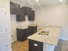 1926 Flagpole Dr in Sumter, SC - Building Photo - Building Photo