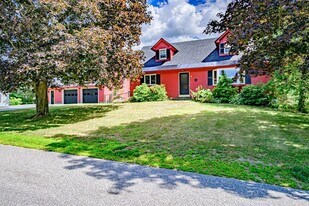 3 Eden Ln in Bethel, ME - Building Photo