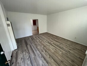 4443 Bancroft St in San Diego, CA - Building Photo - Building Photo