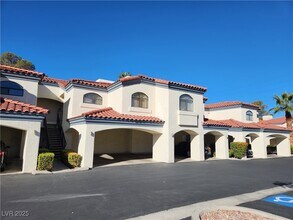 8455 W Sahara Ave in Las Vegas, NV - Building Photo - Building Photo
