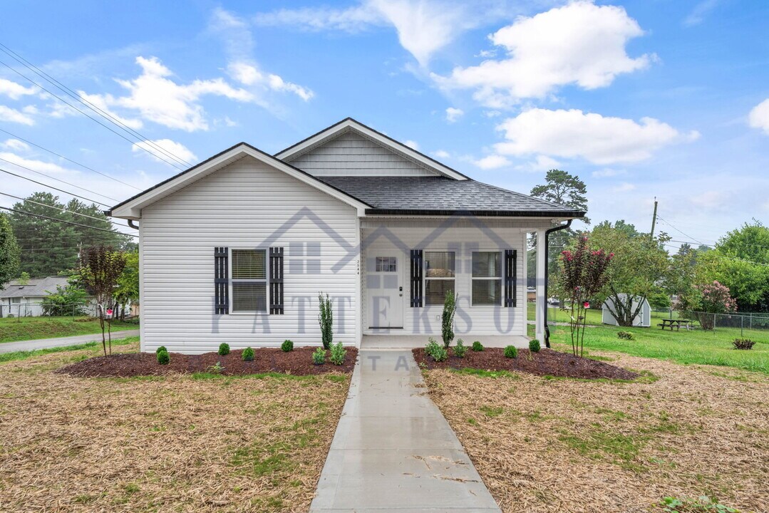 2544 Bernhurst Dr in Knoxville, TN - Building Photo