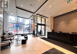 8-5218 Wellesley St W in Toronto, ON - Building Photo - Building Photo