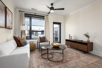 4th and Green in Winston-Salem, NC - Building Photo - Interior Photo