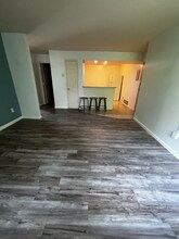 756 W Kilgore Rd, Unit 304 in Kalamazoo, MI - Building Photo - Building Photo