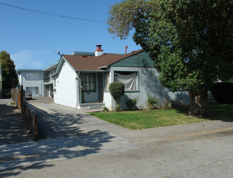 23 N Idaho St in San Mateo, CA - Building Photo