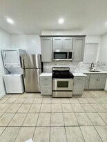 204 Zabriskie St in Jersey City, NJ - Building Photo