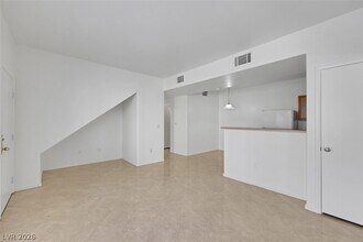 2171 Hussium Hills St in Las Vegas, NV - Foto de edificio - Building Photo