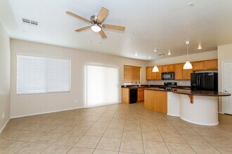 9575 Bachelors Fortune St in Las Vegas, NV - Foto de edificio - Building Photo