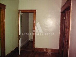 132 Glenville Ave in Boston, MA - Foto de edificio - Building Photo