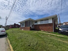 316 Sheppard Ave in Charleroi, PA - Building Photo