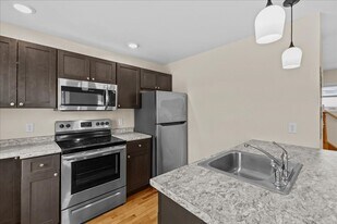 389 E Allen St in Winooski, VT - Building Photo